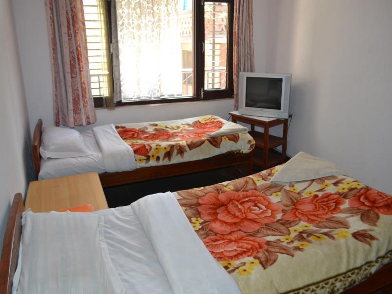 Golden Gate Hotel Pokhara Ngoại thất bức ảnh