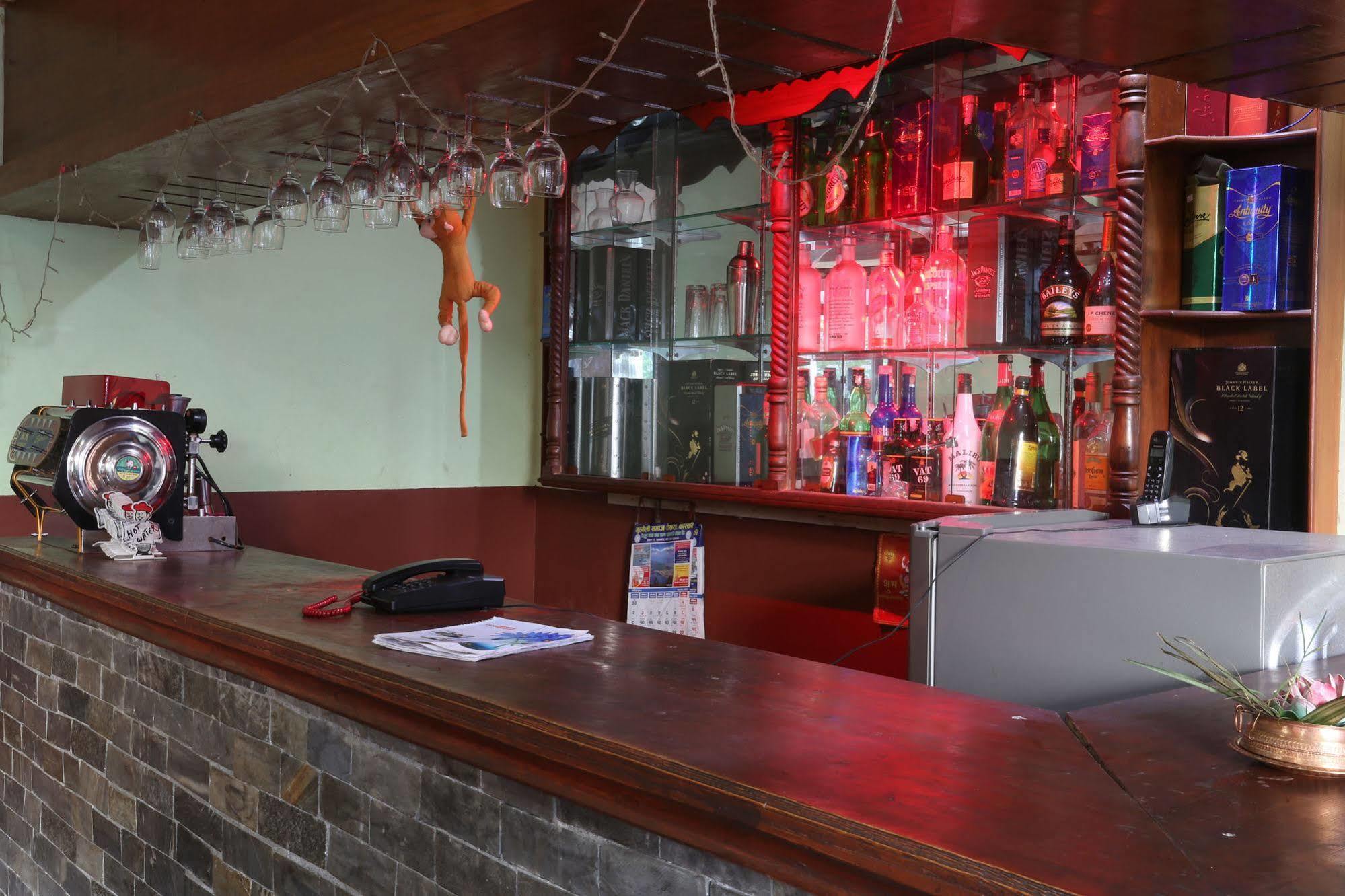 Golden Gate Hotel Pokhara Ngoại thất bức ảnh