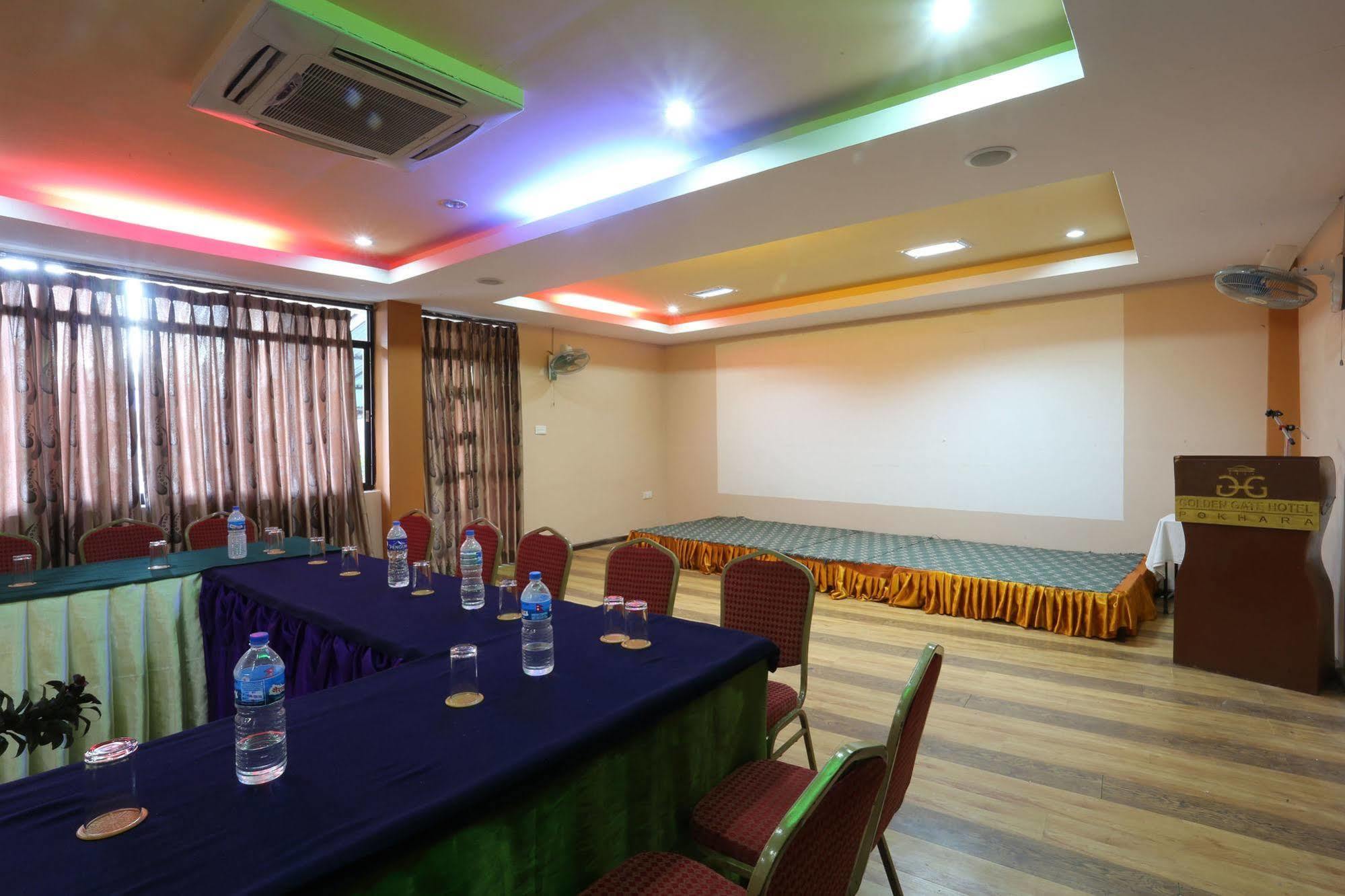 Golden Gate Hotel Pokhara Ngoại thất bức ảnh