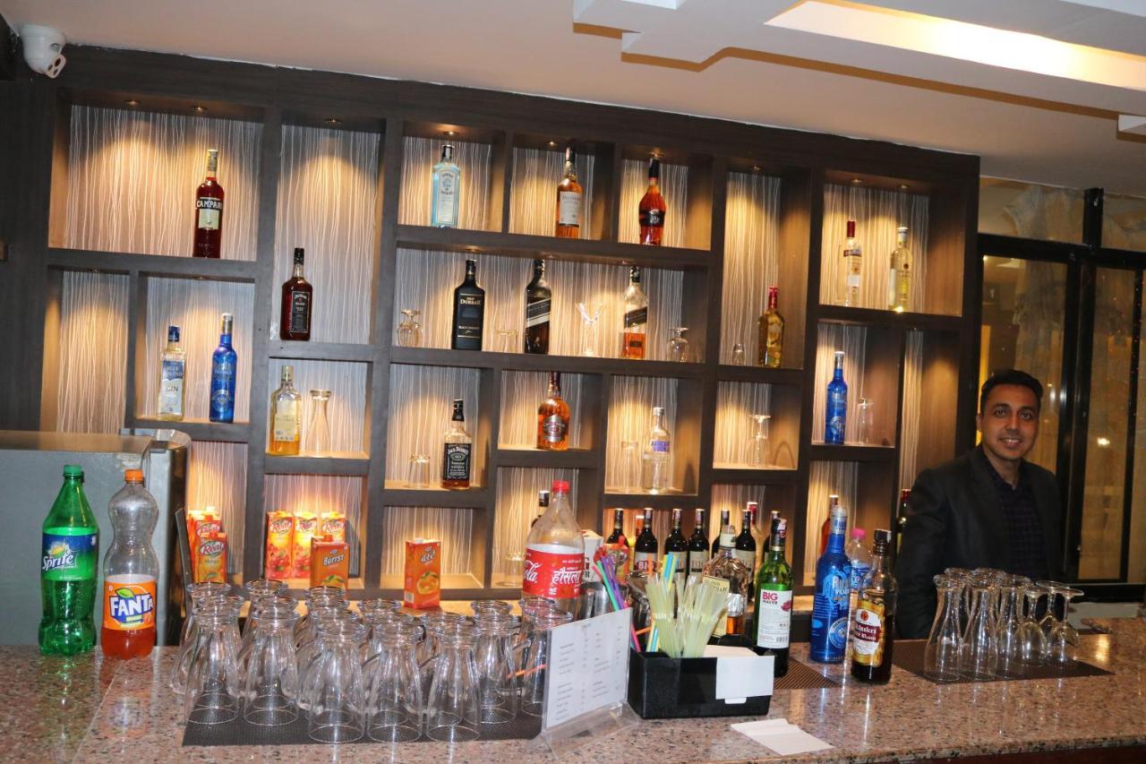 Golden Gate Hotel Pokhara Ngoại thất bức ảnh