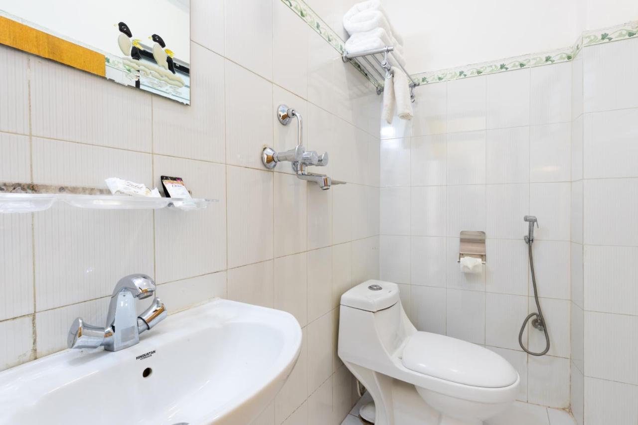 Golden Gate Hotel Pokhara Ngoại thất bức ảnh